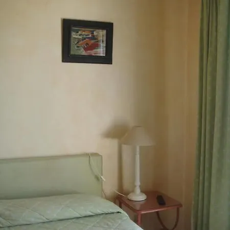 Des Glycines Hotel