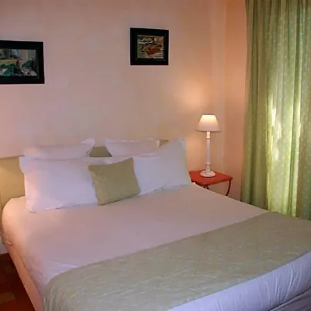 Des Glycines Otel 3*